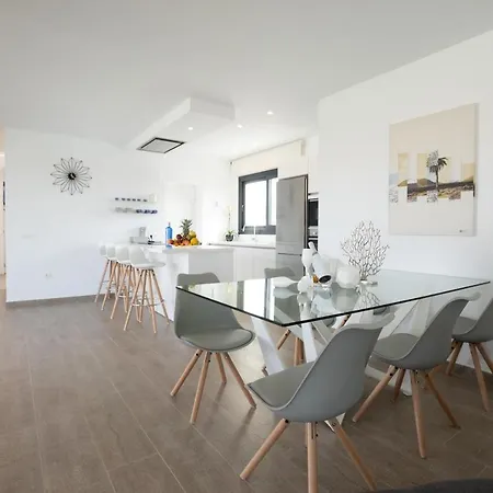 Villa Sea Breeze Lapa And Claca *