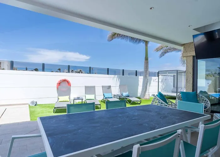 Sea Breeze Lapa And Claca Villa *