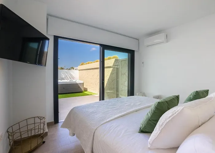 Sea Breeze Lapa And Claca * Playa Blanca (Lanzarote)