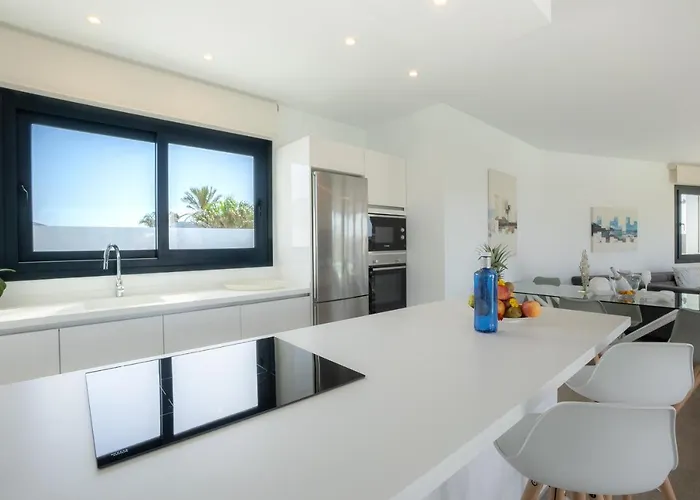 Sea Breeze Lapa And Claca Villa