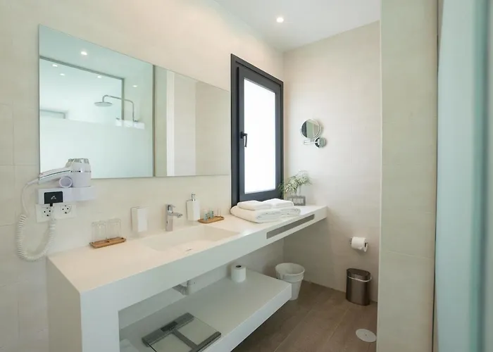 Sea Breeze Lapa And Claca Villa